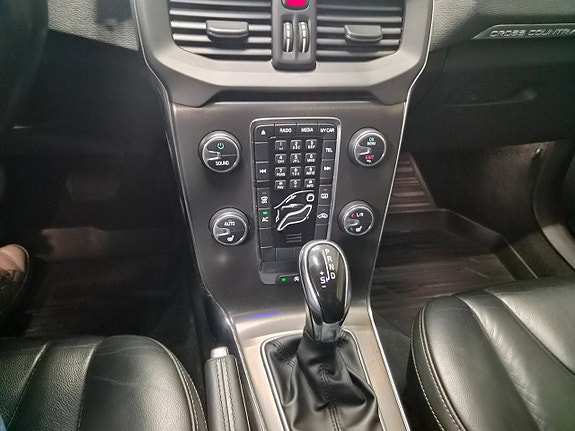 Volvo V40 Cross Country 11 of 11
