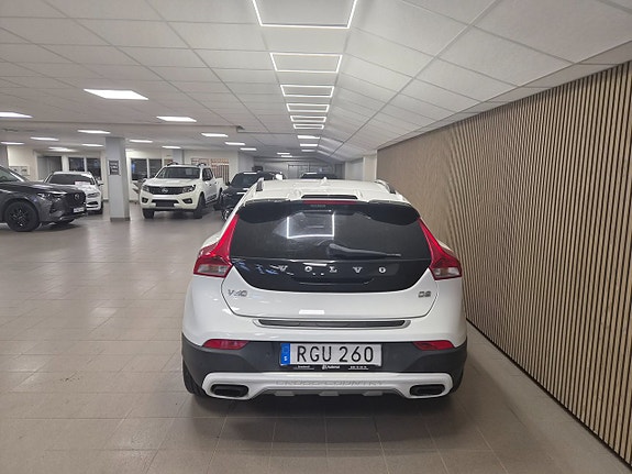 Volvo V40 Cross Country 5 of 11