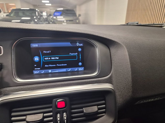 Volvo V40 Cross Country 10 of 11