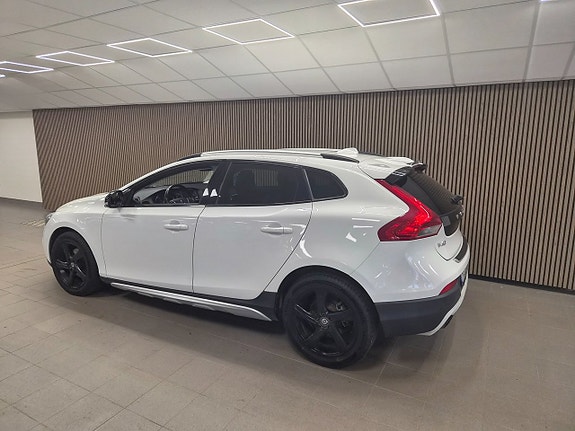 Volvo V40 Cross Country 4 of 11