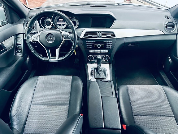 Mercedes-Benz C200 8 of 16