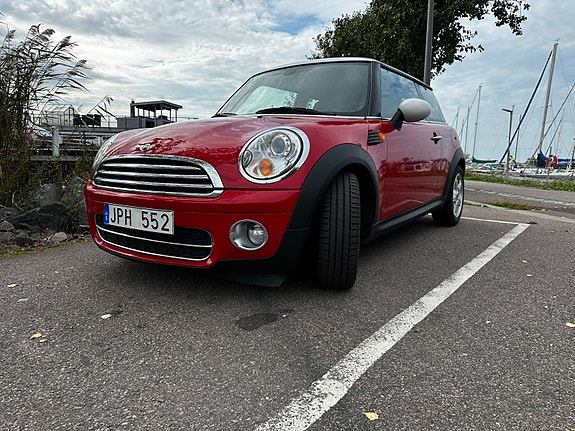 MINI Cooper 2 of 10