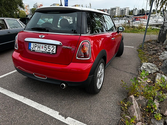 MINI Cooper 8 of 10