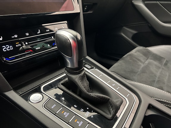 Volkswagen Passat 21 of 30