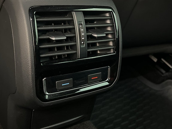 Volkswagen Passat 24 of 30