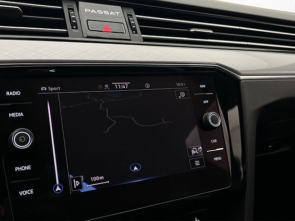 Volkswagen Passat 15 of 30