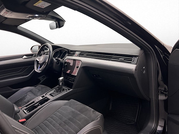 Volkswagen Passat 23 of 30