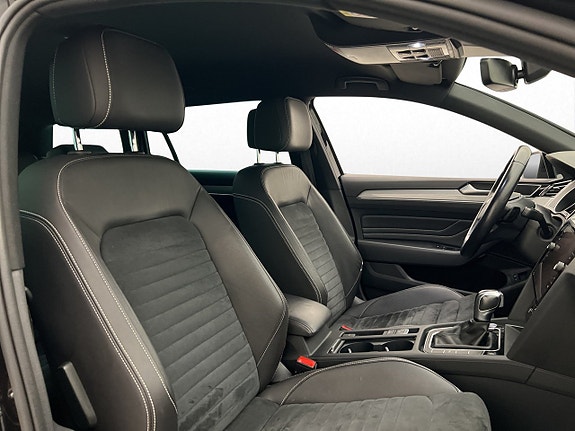 Volkswagen Passat 22 of 30
