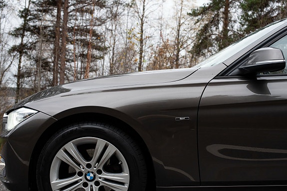 BMW 320d 11 of 18