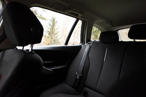 BMW 320d 15 of 18