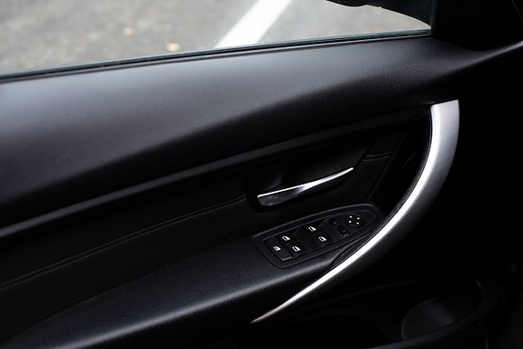 BMW 320d 13 of 18