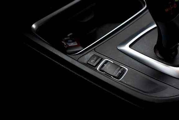 BMW 320d 17 of 18
