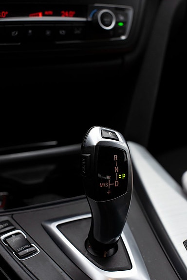 BMW 320d 16 of 18