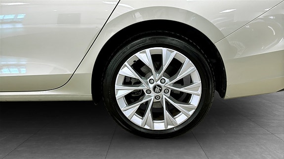 Skoda Superb 6 of 12
