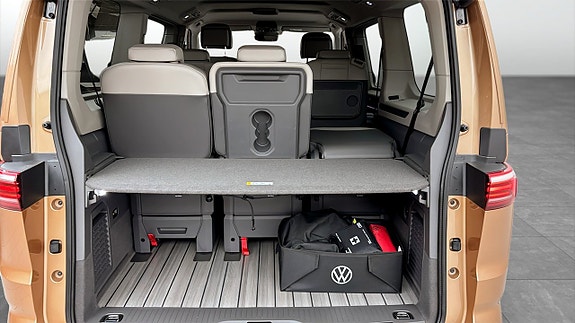 Volkswagen Multivan 12 of 12