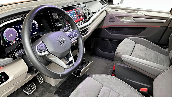 Volkswagen Multivan 7 of 12
