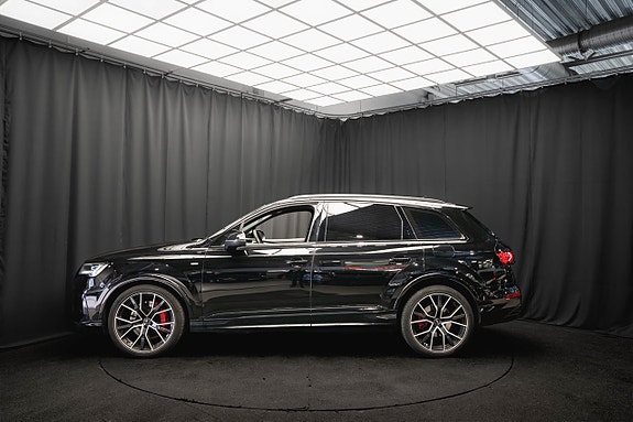 Audi Q7 10 of 24