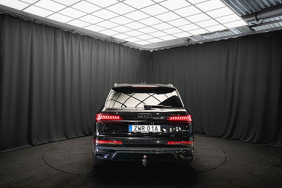 Audi Q7 8 of 24