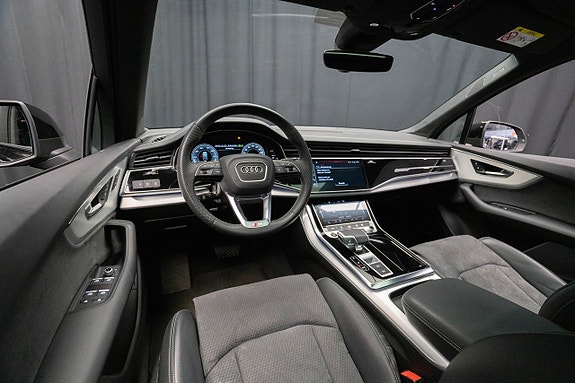 Audi Q7 11 of 24