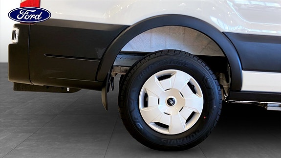 Ford Transit 9 of 9