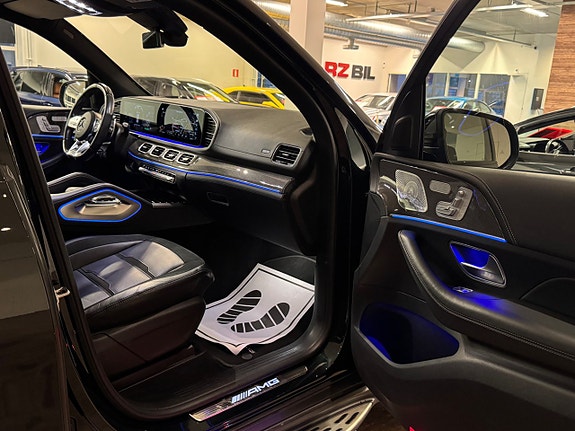 Mercedes-Benz GLE53 24 of 30