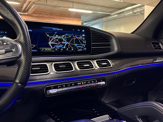Mercedes-Benz GLE53 29 of 30