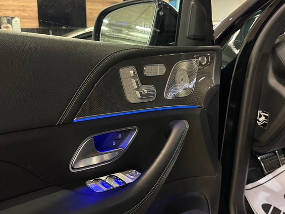 Mercedes-Benz GLE53 18 of 30