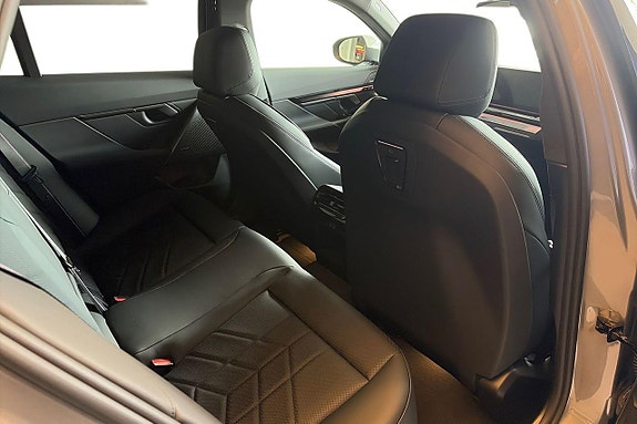 BMW 530e 9 of 21