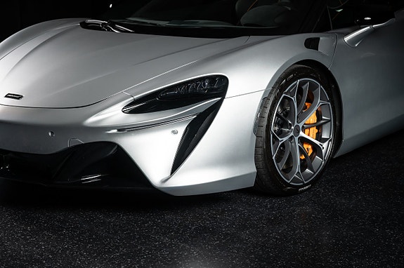 McLaren Artura 13 of 23
