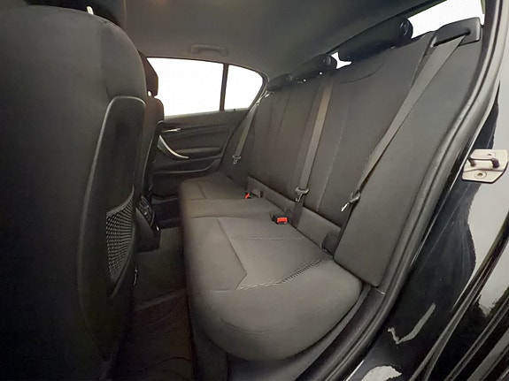BMW 118i 26 of 30