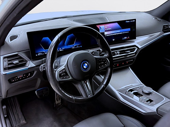 BMW 330e 12 of 19