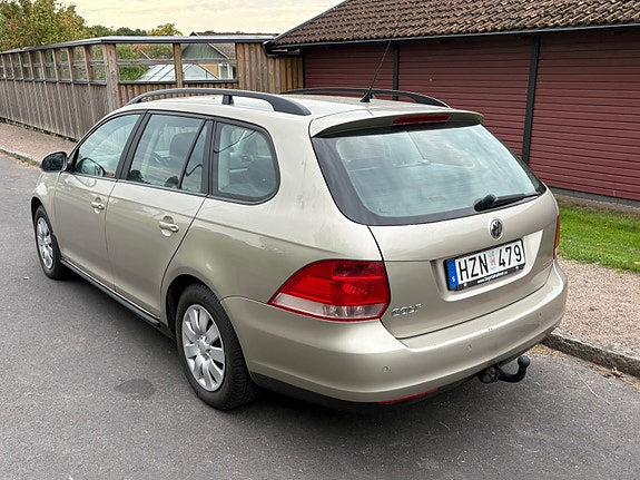 Volkswagen Golf V 2 of 4
