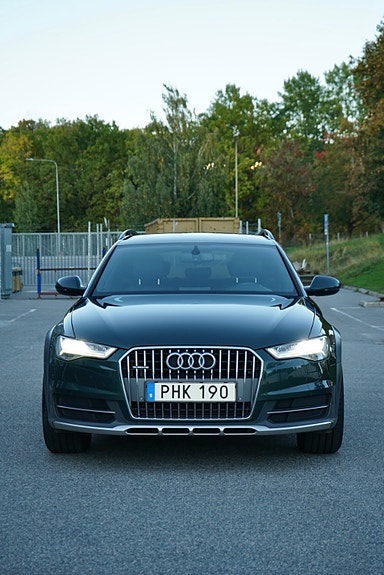 Audi A6 allroad 2 of 5