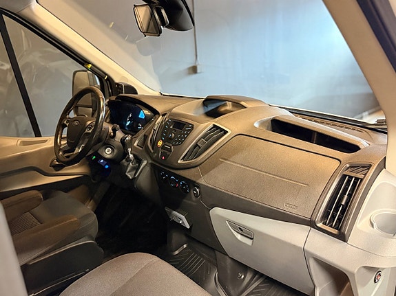 Ford Transit 19 of 25