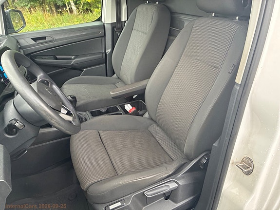 Volkswagen Caddy Maxi 16 of 22