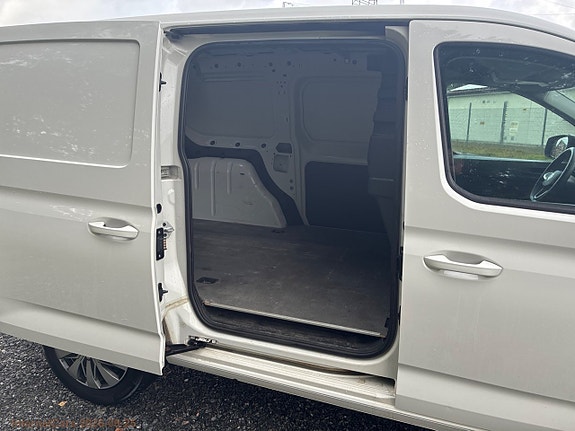 Volkswagen Caddy Maxi 10 of 22