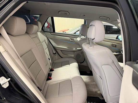 Mercedes-Benz E220 12 of 28