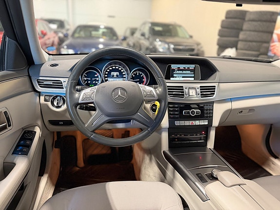 Mercedes-Benz E220 23 of 28