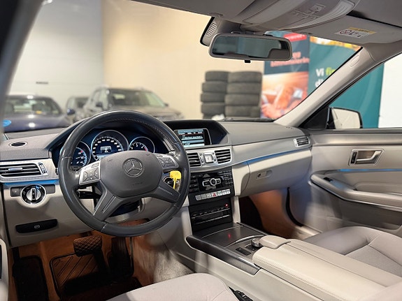 Mercedes-Benz E220 16 of 28