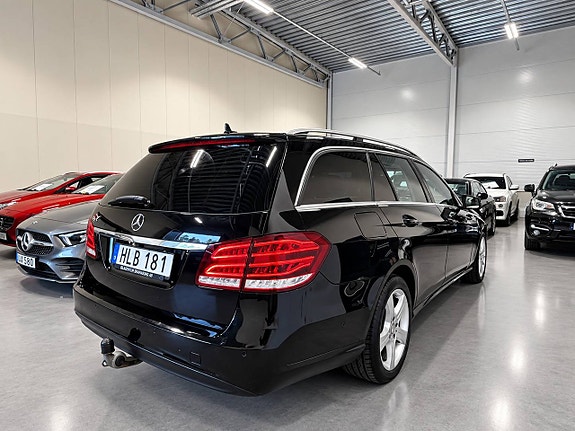 Mercedes-Benz E220 9 of 28