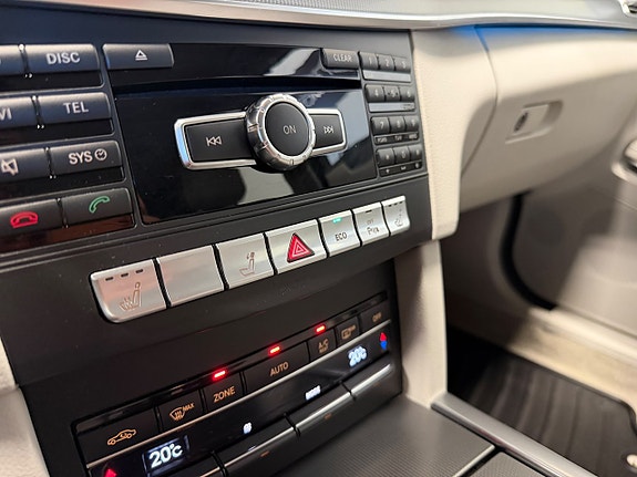 Mercedes-Benz E220 26 of 28