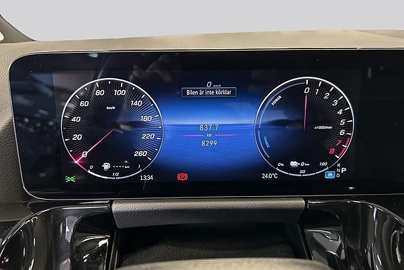 Mercedes-Benz GLA250 e 10 of 15