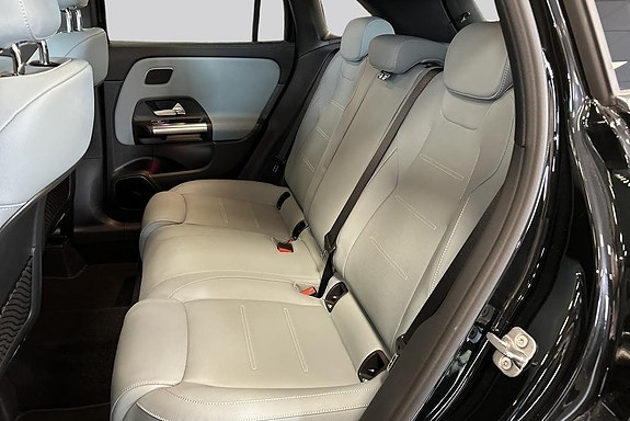 Mercedes-Benz GLA250 e 9 of 15