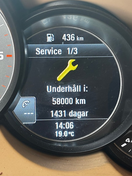 Porsche Cayenne S 10 of 13
