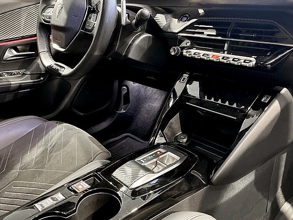 Peugeot 2008 12 of 17