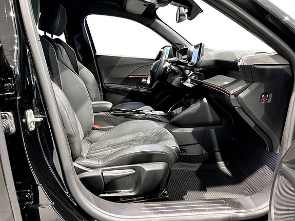 Peugeot 2008 13 of 17