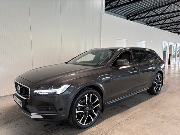 Volvo V90 Cross Country 4 of 27