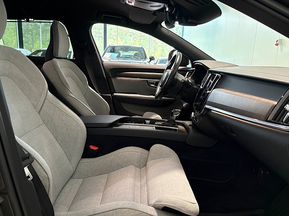 Volvo V90 Cross Country 13 of 27
