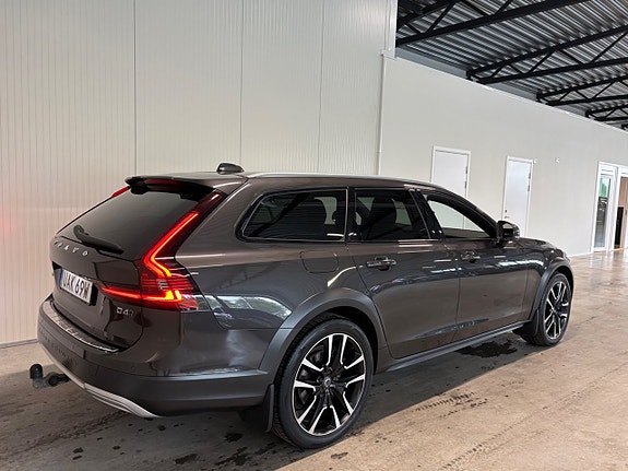 Volvo V90 Cross Country 3 of 27