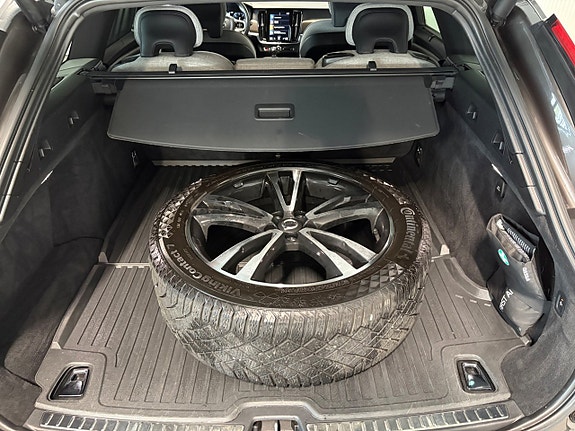 Volvo V90 Cross Country 26 of 27